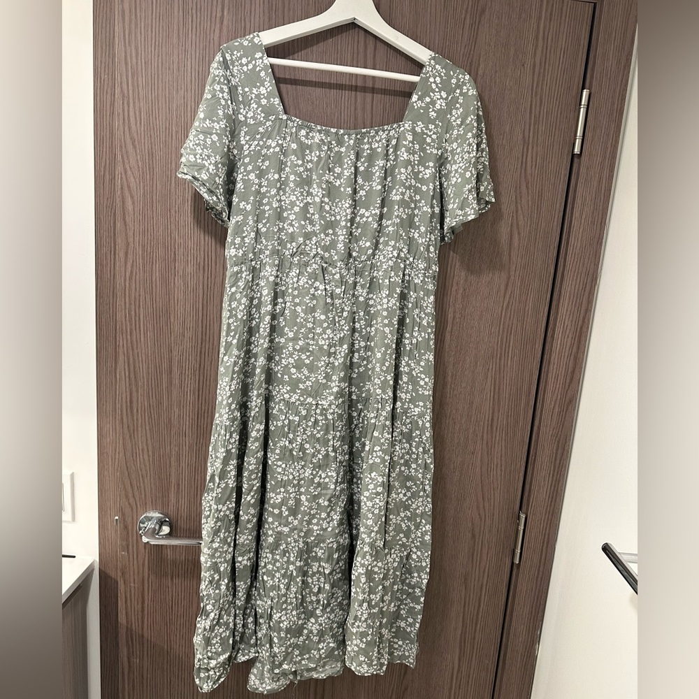NWT - BloomChic - Floral Drawstring Dress - Sage - Size 1X (14-16) - Picture 7 of 7
